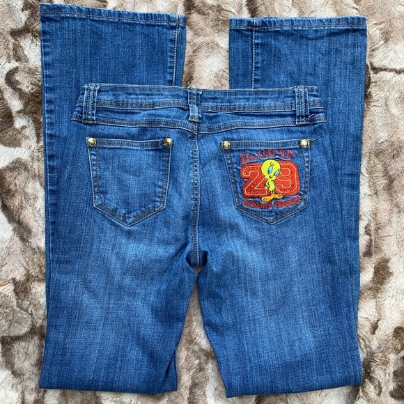 Lot 29 women’s   size 9 tweety bird boot cut jeans - Picture 5 of 10